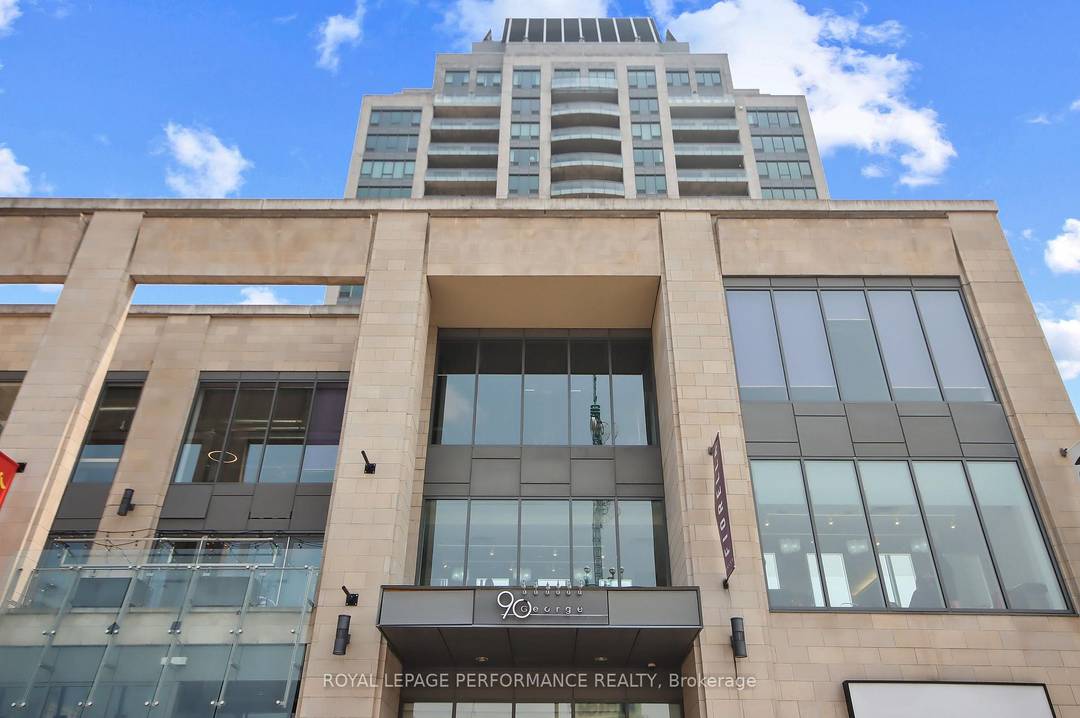 Stunning oversized Executive condo in the heart of Ottawa's Byward Market.