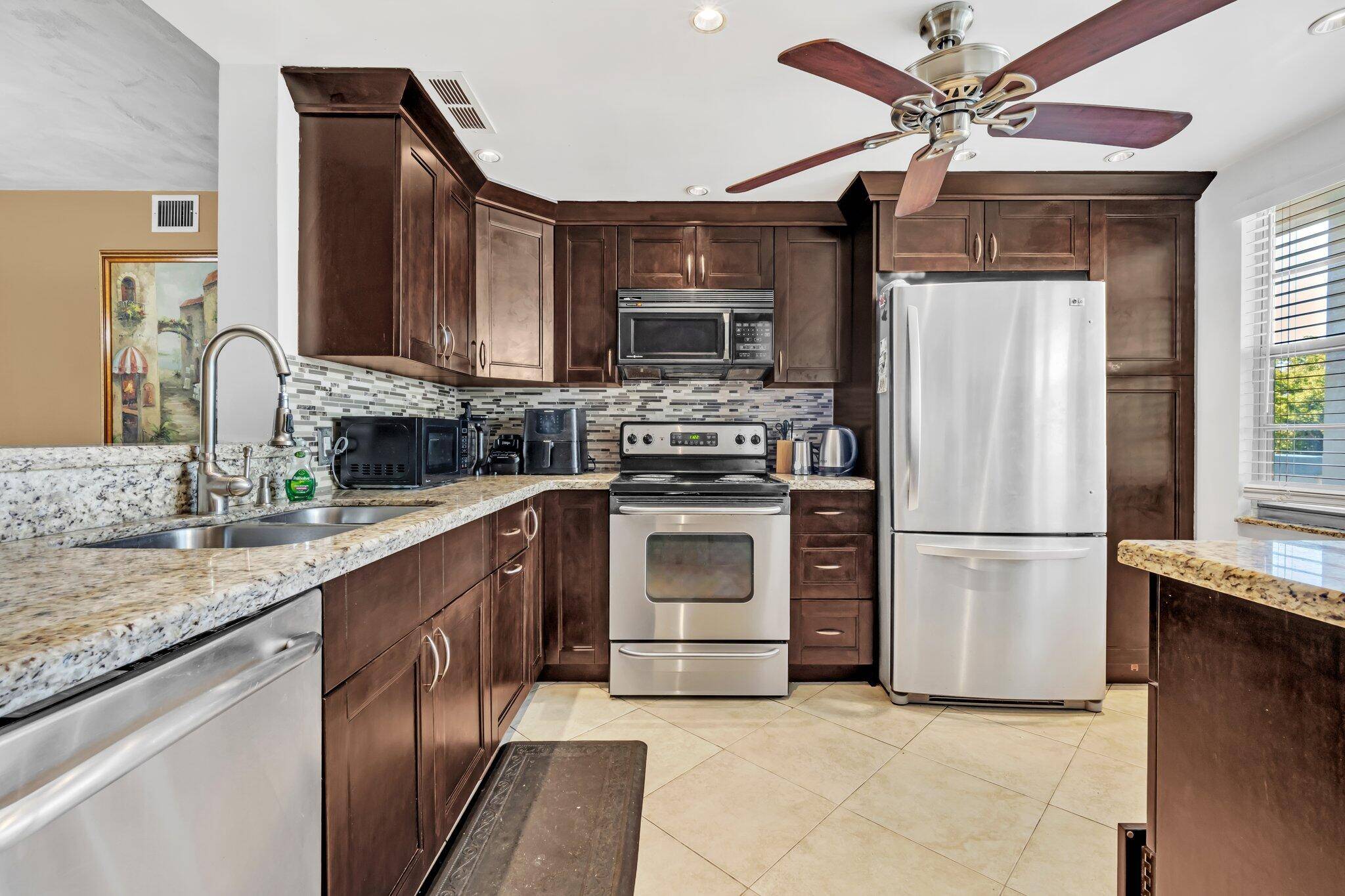 Updated and furnished 2 bed 2 bath unit.