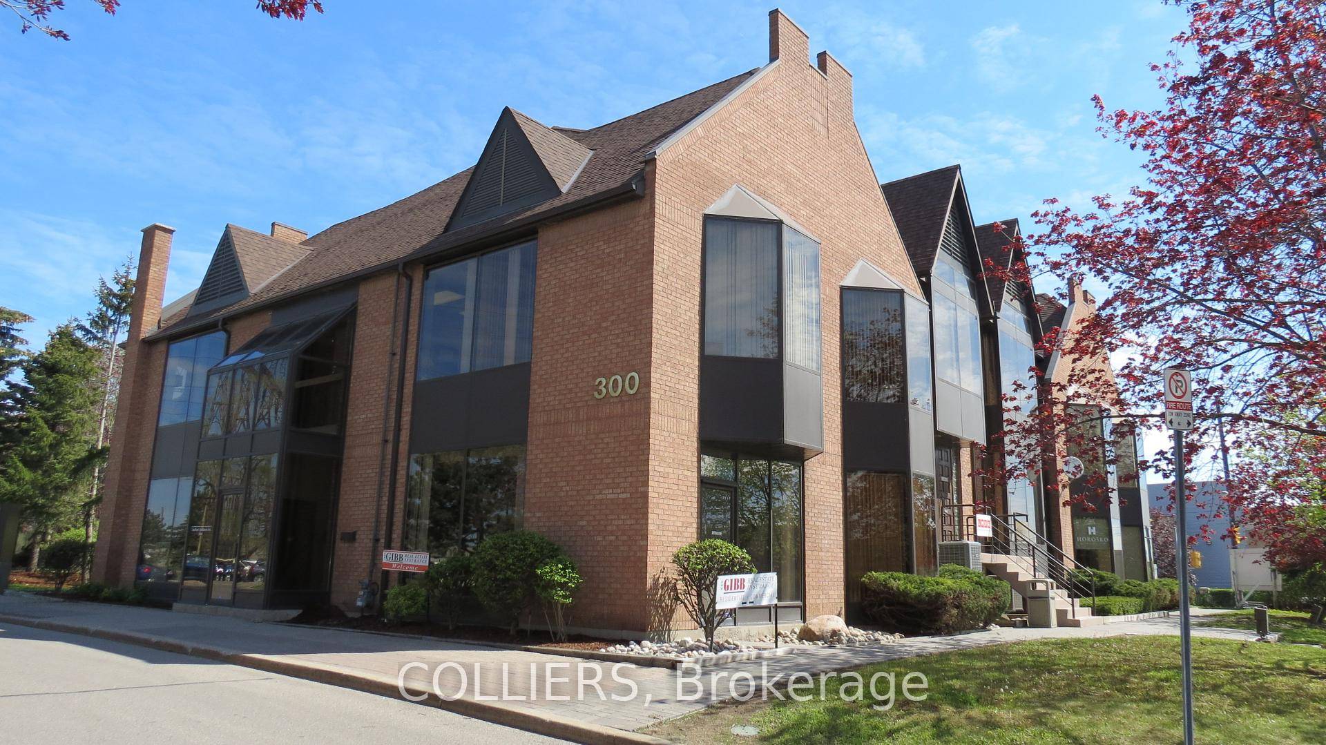 Boutique office space within walking distance to Sherway Gardens Shopping Centre, restaurants and shopping.