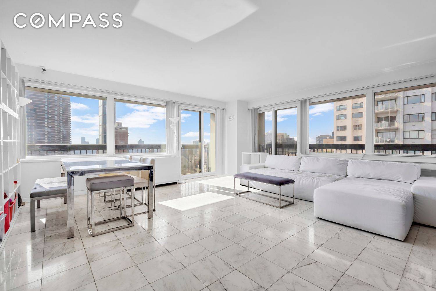 Welcome to this amazing mint and sunny corner two bedroom, two full bathrooms at The Landmark !