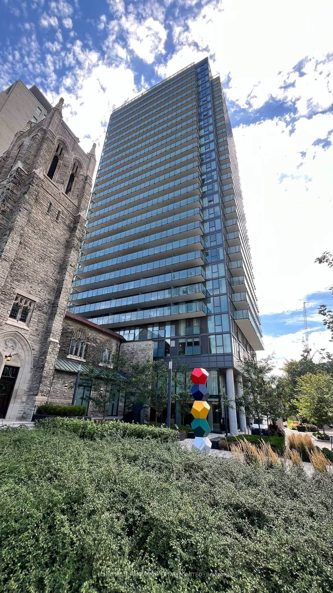1 Bed 1 Bath Unobstructed CN Tower Views.
