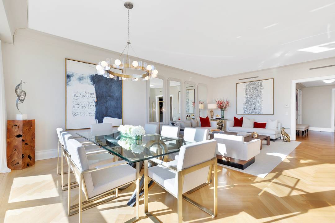 Park Facing Four Bedroom in the Coveted House at 15 Central Park West Perched above the treetops with 47 feet of direct Central Park frontage, Residence 8B is a 3, ...