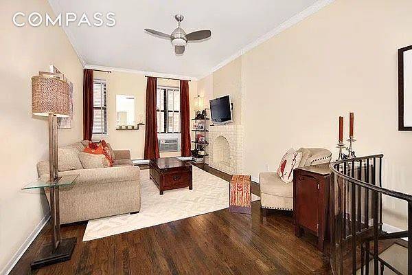 Experience refined living at its best in this beautifully appointed two bedroom, two bathroom duplex, perfectly situated on a picturesque tree lined block in the heart of West Chelsea.