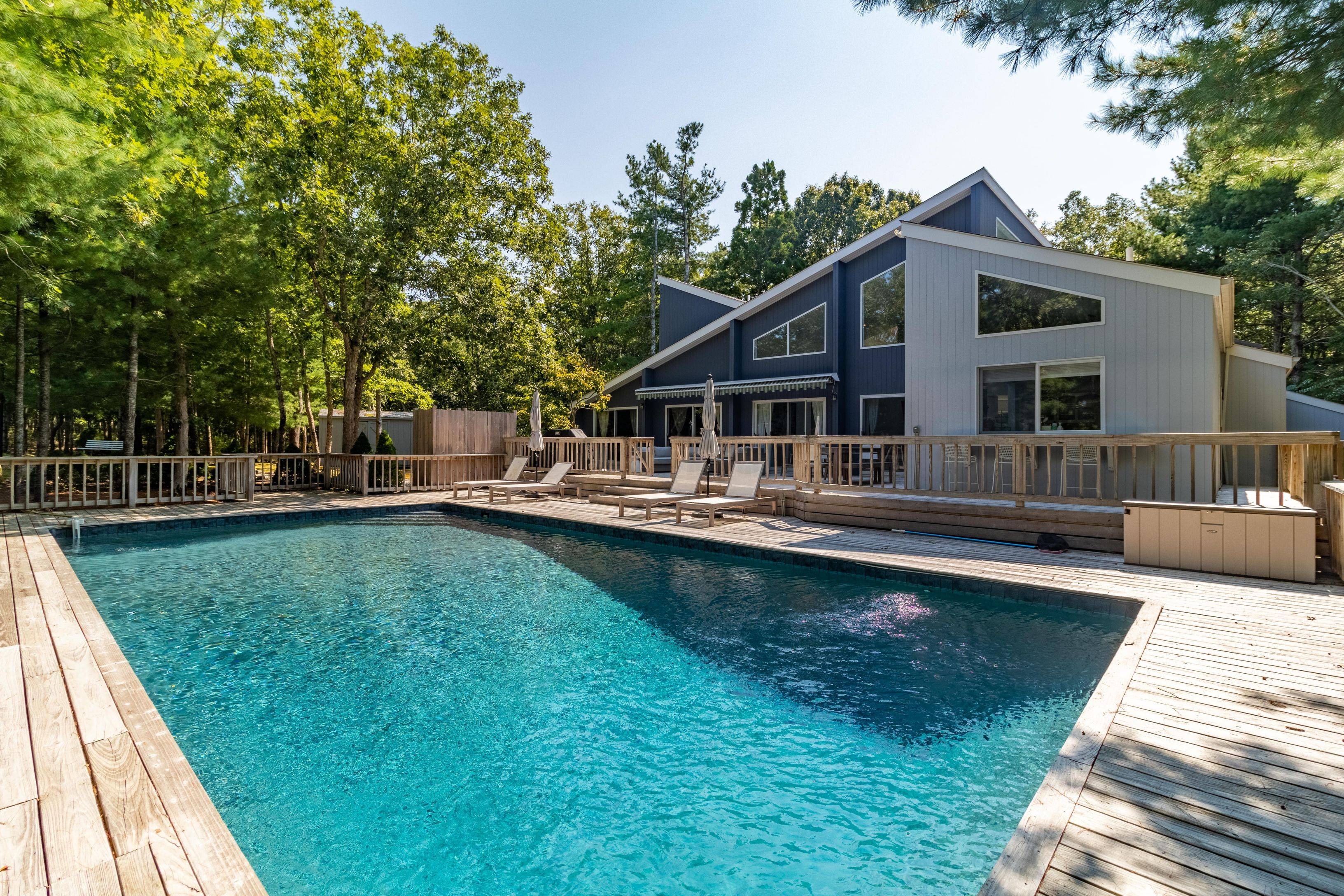 East Hampton Pool and Tennis!