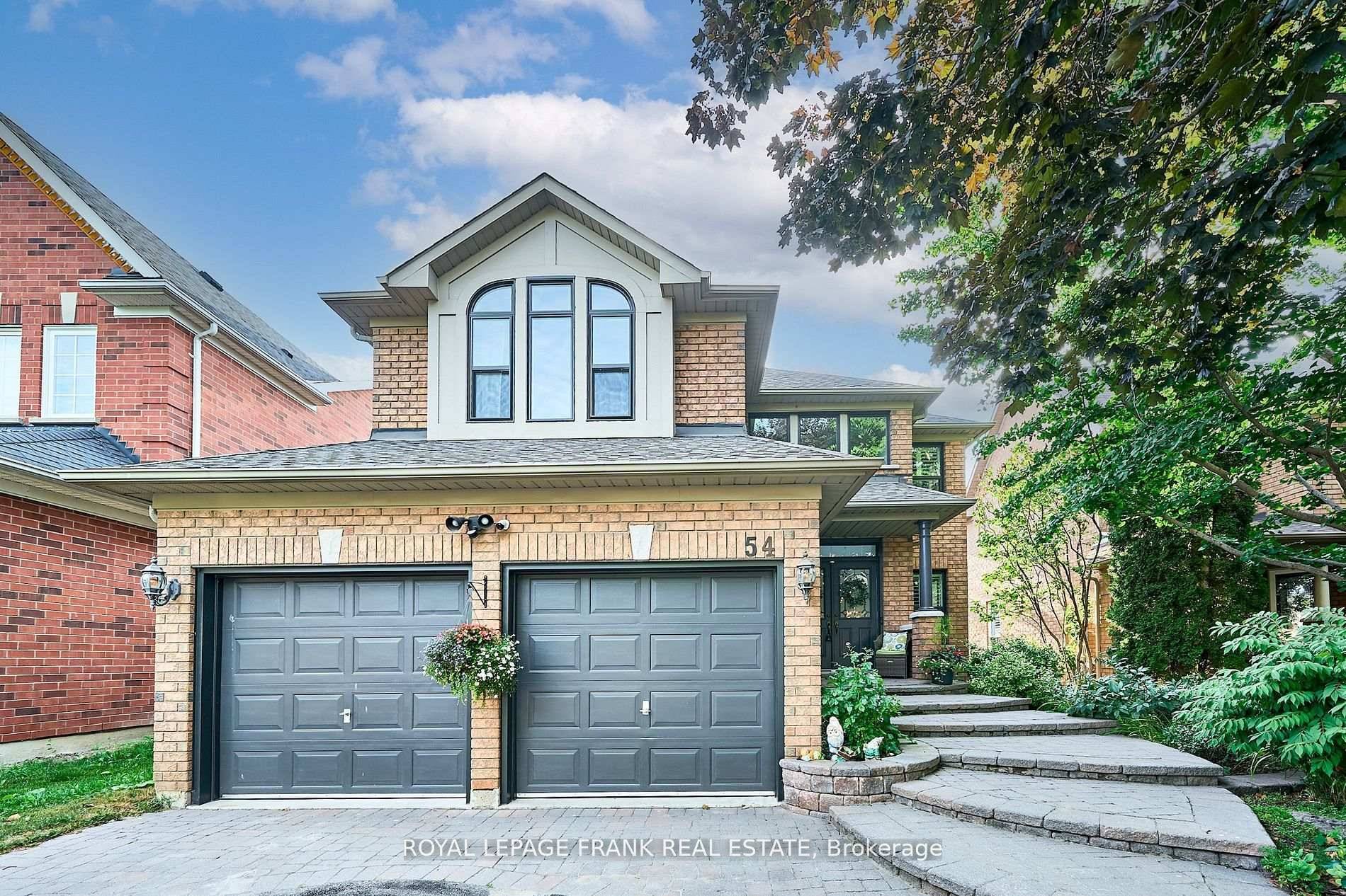 This Stunning 4 1 Bedroom Family Home Is Situated In The Desired Community Of Williamsburg amp ; Backs Onto A Park amp ; School.
