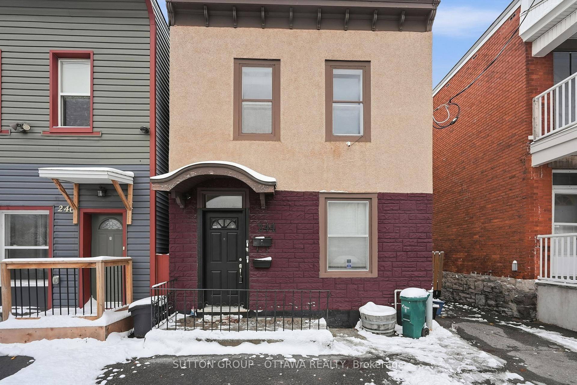 Main floor 2 bedroom open concept apartment in the heart of Little Italy.