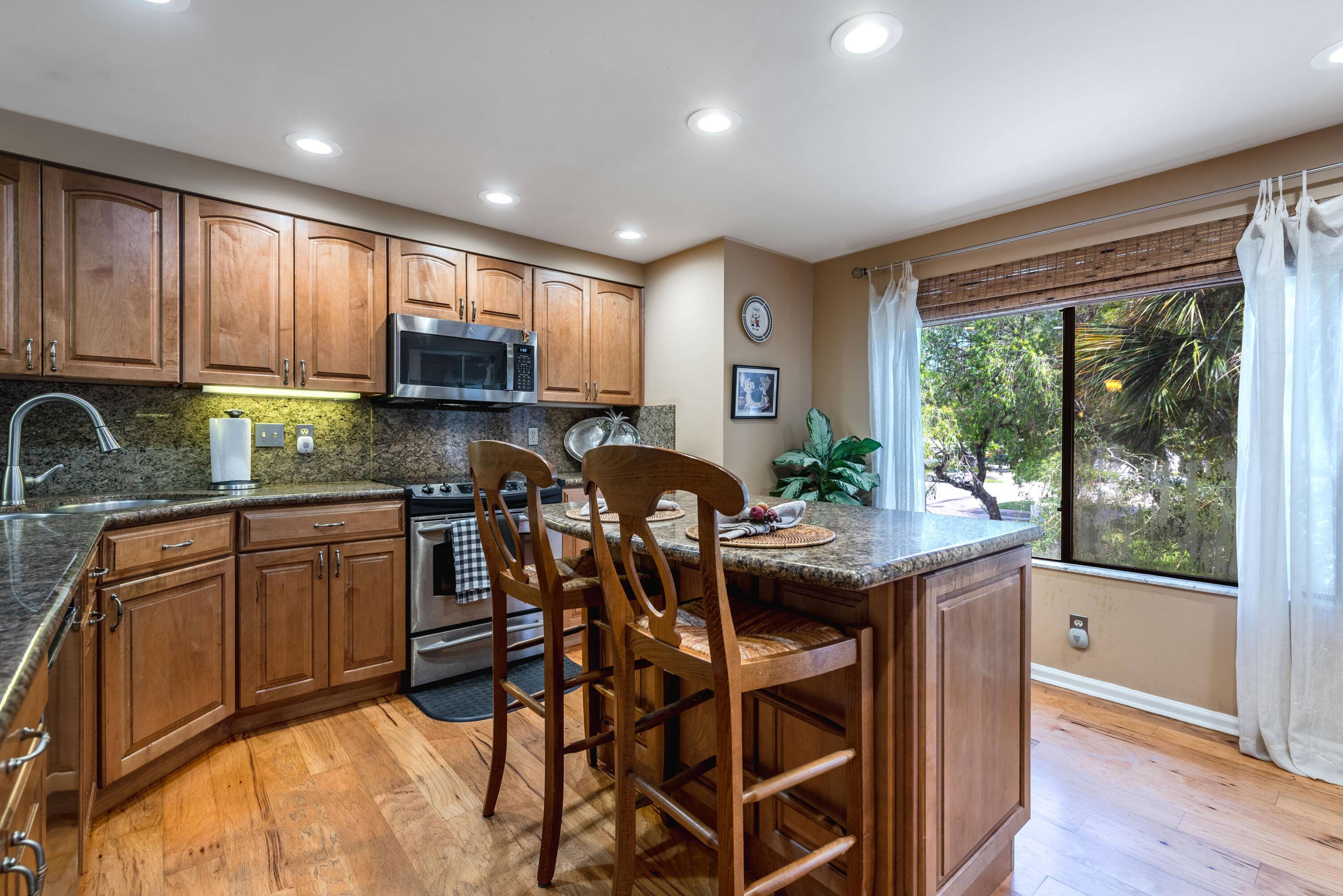 The biggest model offers 3 bedrooms 3 bathrooms, updated a very spacious kitchen with newer appliances, water heater and updated bathrooms.