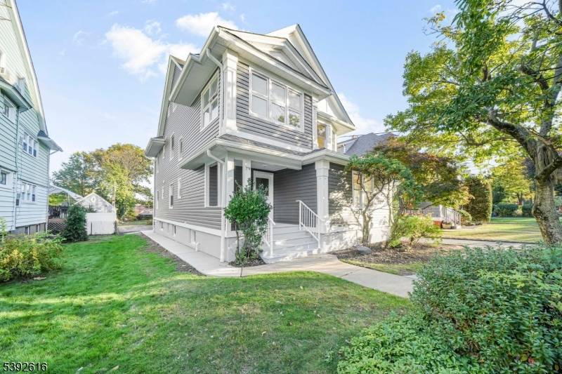 Luxury Living in the Heart of Montclair, Location Lifestyle Combined !