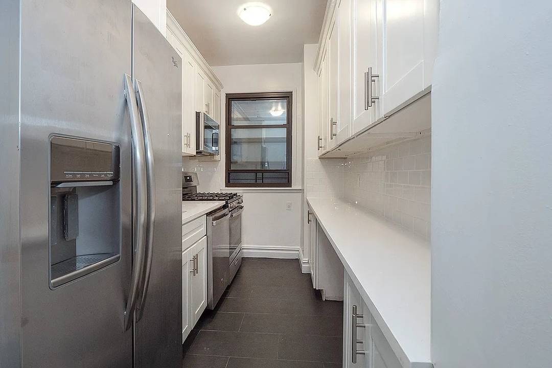 Full Service Doorman, 4 Bedroom Apartment with great city views located steps to Central Park.