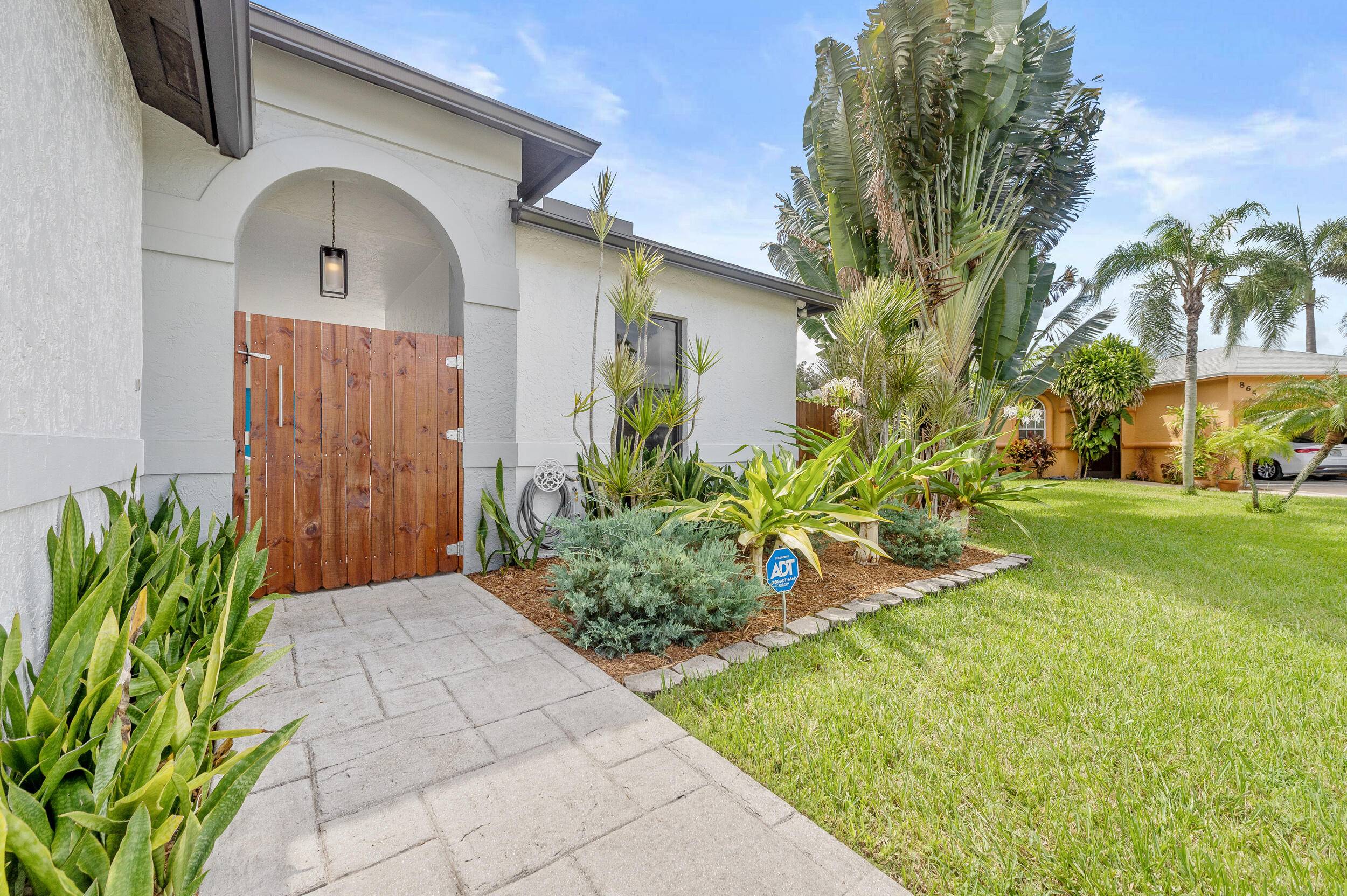 Beautifully updated, move in ready home offering modern upgrades and comfort in a prime location just 5 minutes to the marina and under 8 minutes to Ocean Ridge beach.