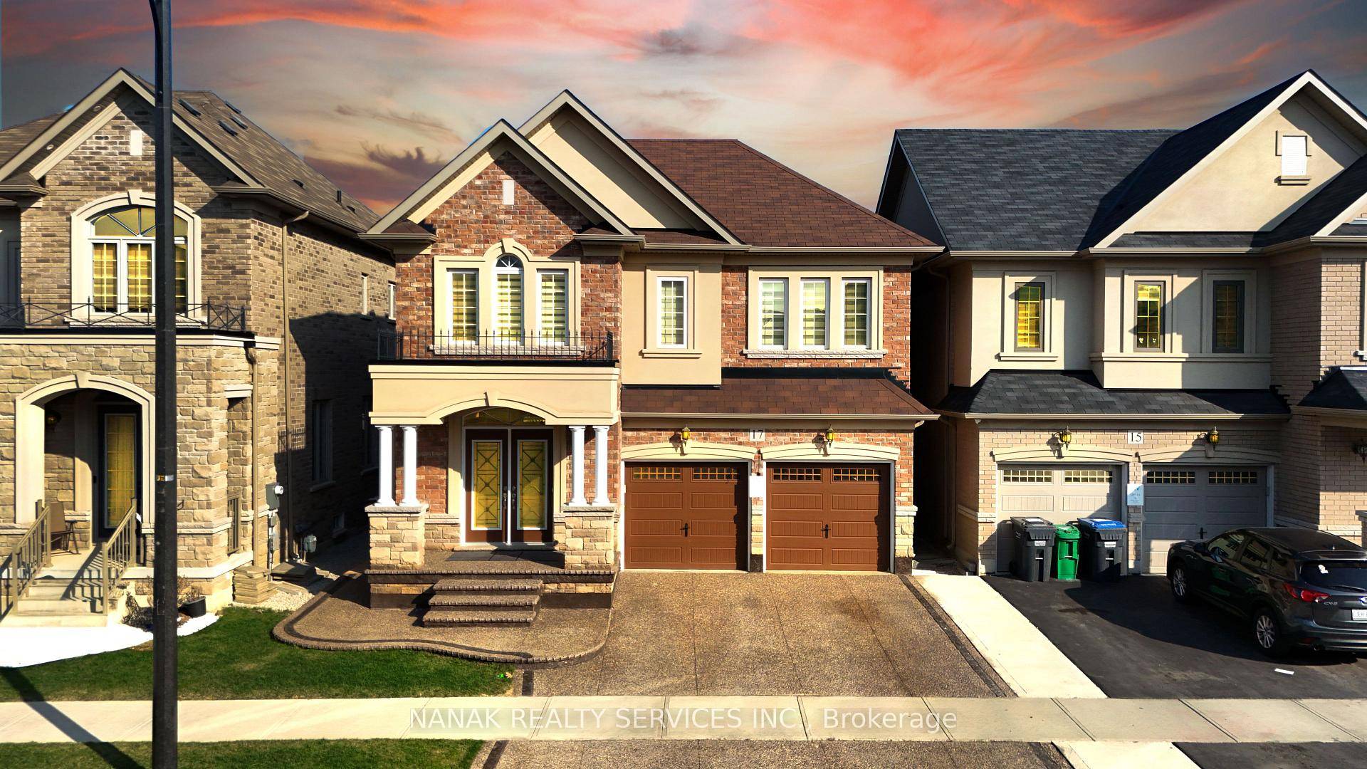Welcome to stunning Detached House With Legal Basement.
