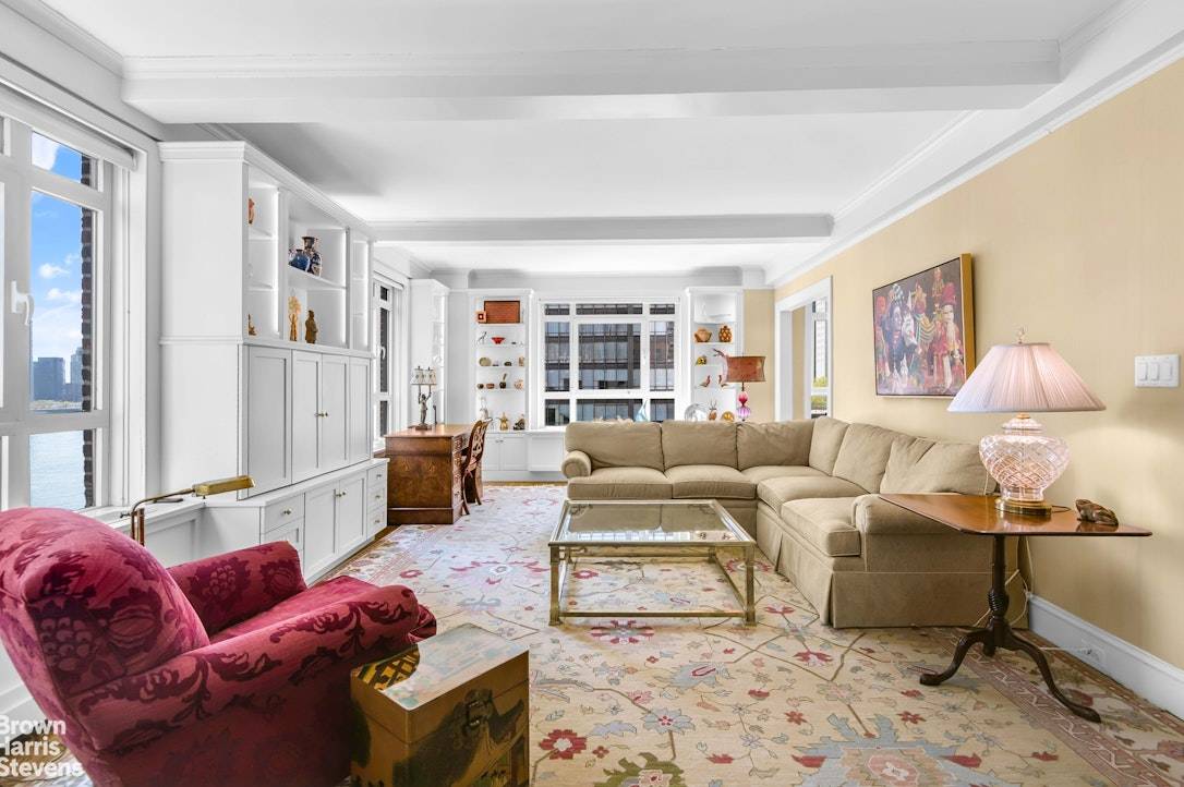 Stunning 2 Bedroom with East River VIEWS A large entrance foyer welcomes you into this beautifully proportioned, classic, split two bedroom, two bath stunner.