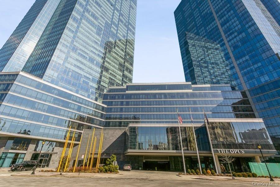 Live in luxury high above downtown White Plains at the Ritz Carlton Residences.