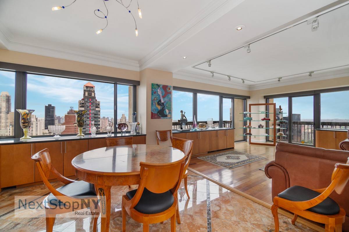 This Penthouse apartment located on the 36th Floor at The Landmark in the highly coveted 6 line is fully renovated and presently configured as an oversized 1 bedroom and 2 ...