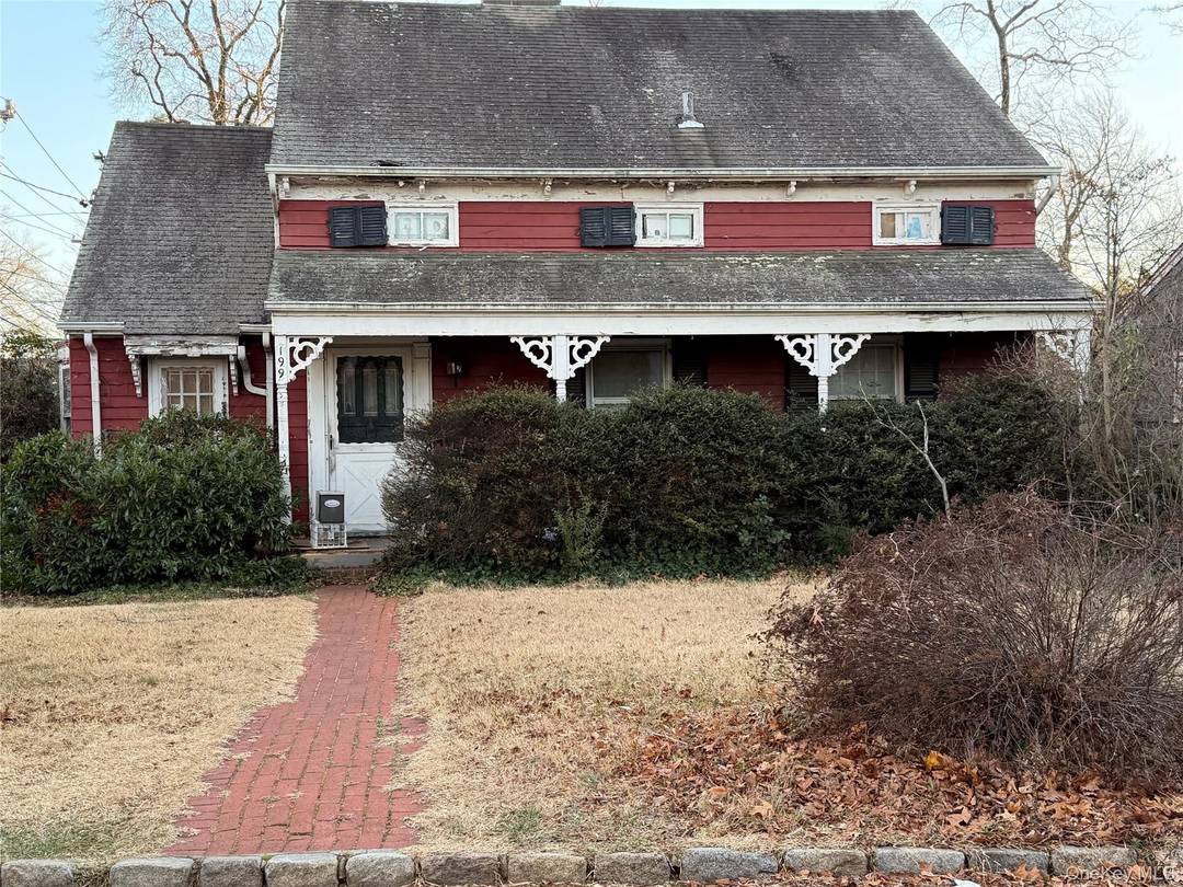 Call Agent for Info. There are no interior view shows.