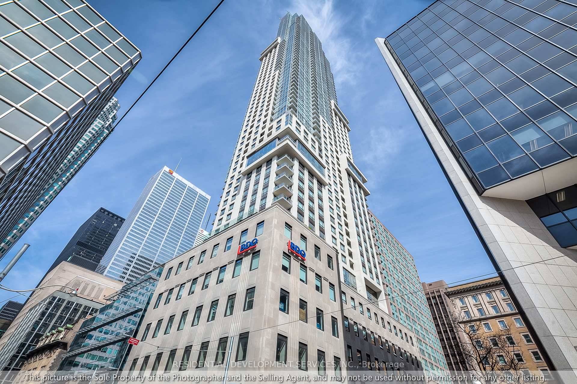 Luxury 1 Bedroom Condo with Breathtaking Views in the heart of downtown Toronto.