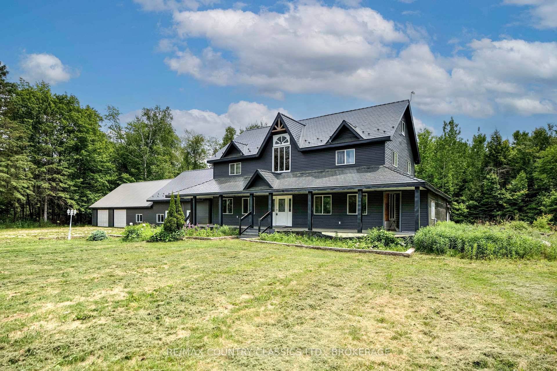 You're sure to be intrigued by this sprawling 4, 600 sq.