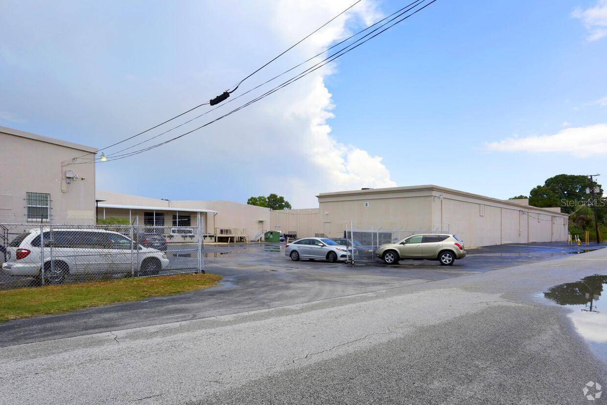 2, 500 Sq. Ft. ALL INCLUSIVE Office Space for Lease for 3, 500 Month that includes Internet, central air conditioning, electricity, water, sewer, trash removal, pest control, grounds maintenance, property ...