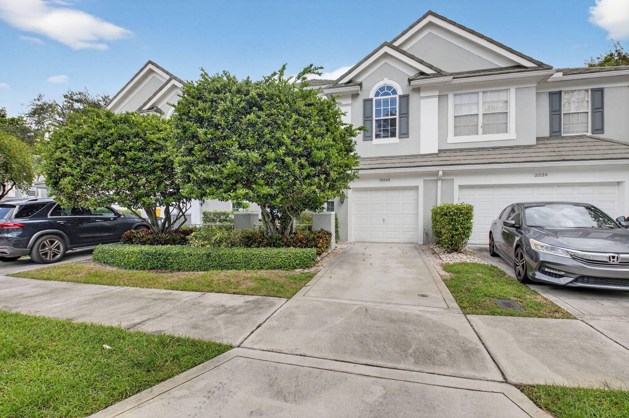 Welcome to your new home in Boca Raton an elegant 3 bed, 2.