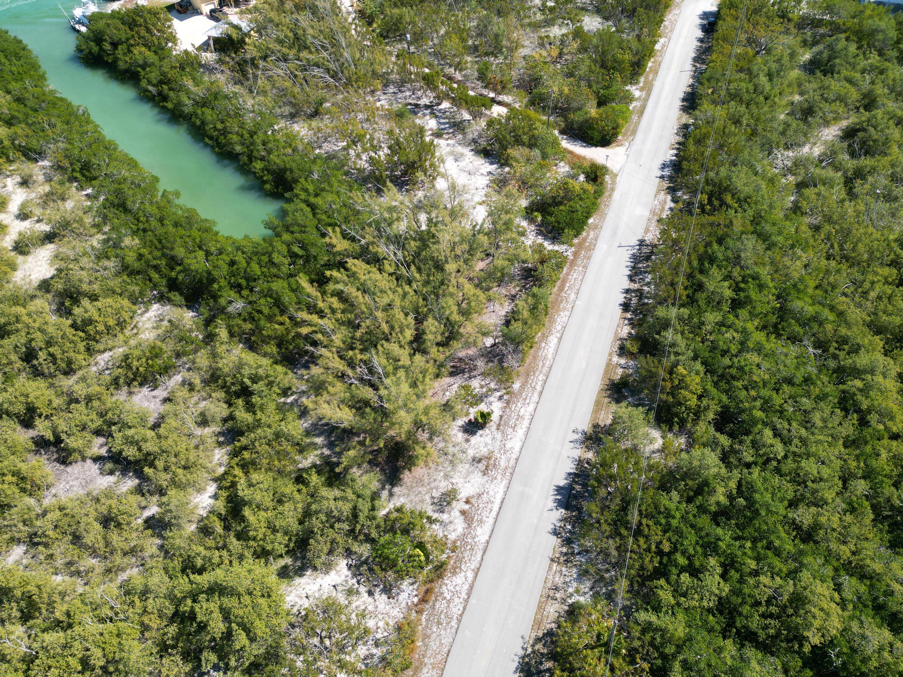 Unbuildable Lot in Marathon No Development Rights.
