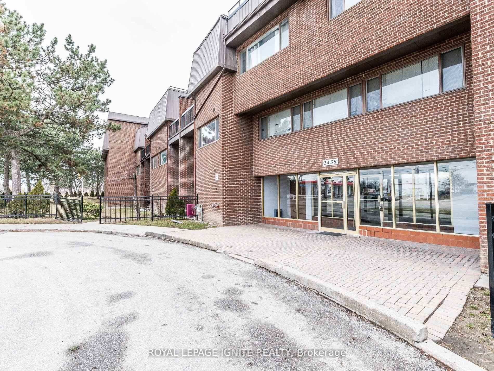 A Bright, Spacious 2 Storey, 2 BR Den.