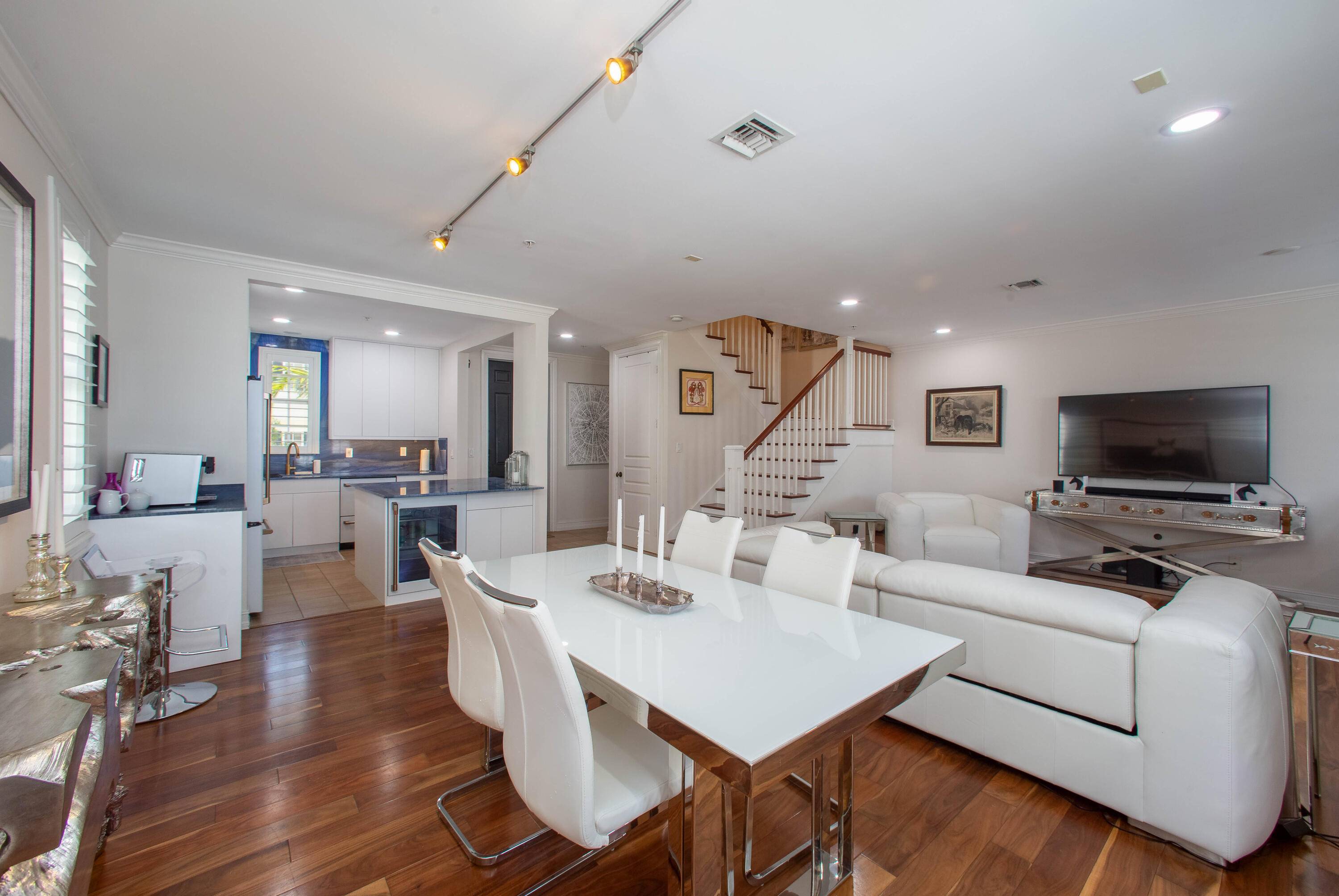 Welcome to the ANNEX AT MAGNOLIA COURT, an enclave of impressive two story residences !