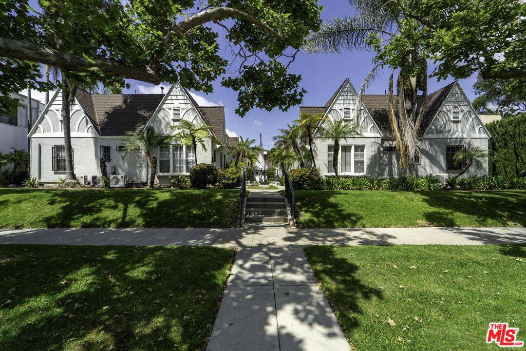 537  N Orange Dr 10BR Hancock Park La