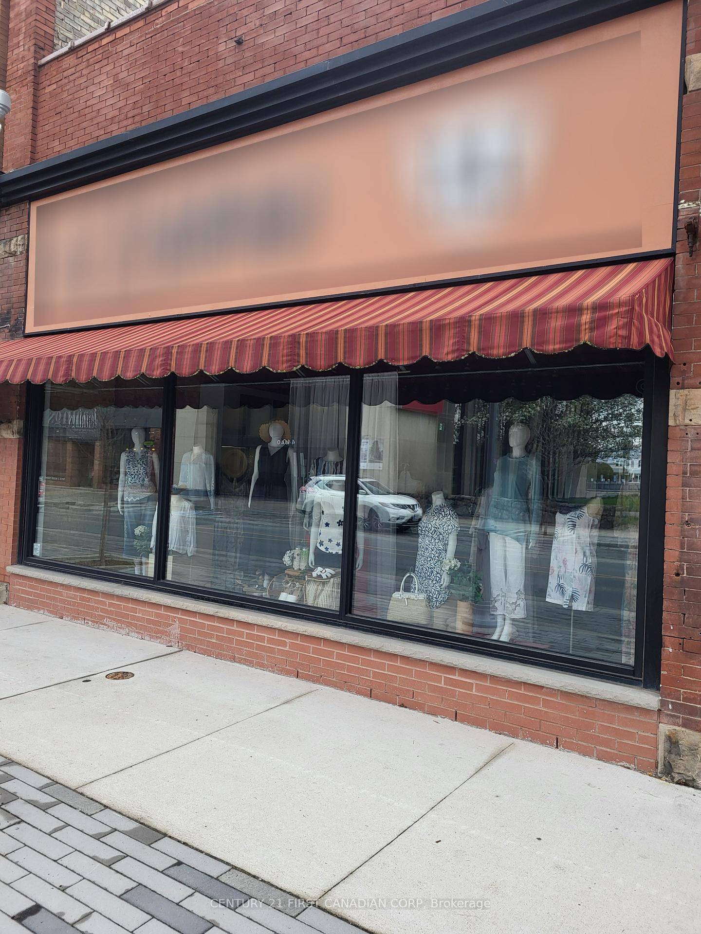 Welcome to St. Thomas ! This primetime downtown commercial building offers a move in ready retail service with various permitted uses in the core area of this growing community.