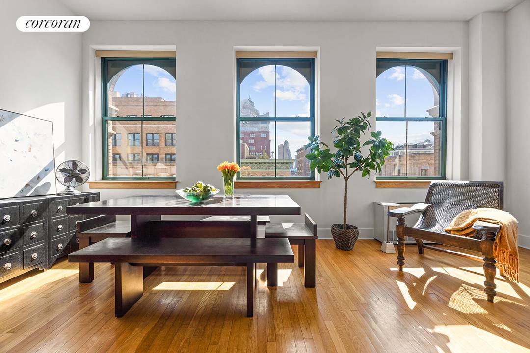 Perched on the top floor of one of Tribeca's most celebrated landmarked buildings, Penthouse C is an exceptional corner loft light filled, generously scaled, and crowned by a rare private ...