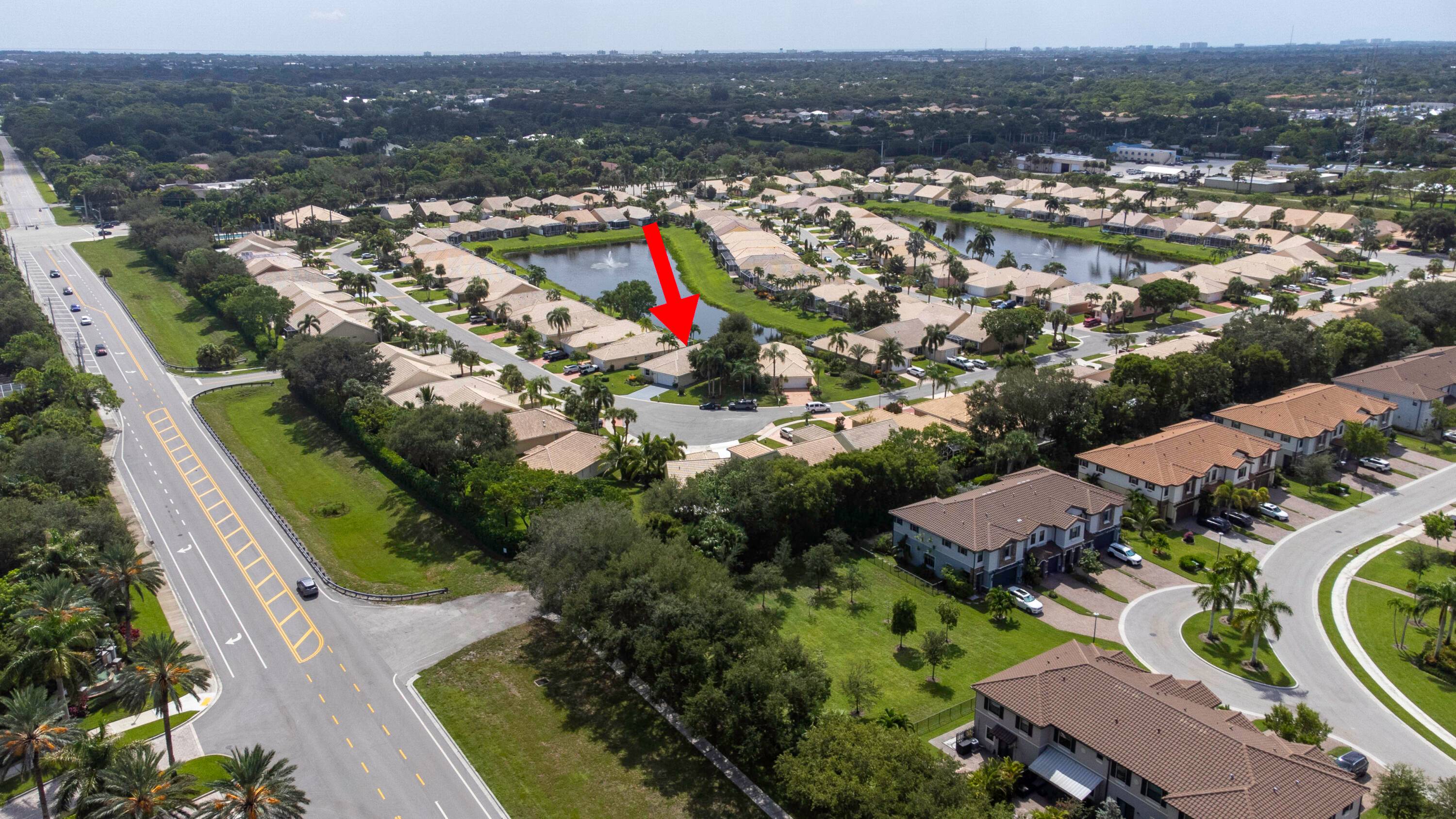 Beautiful and completely renovated lake view home !