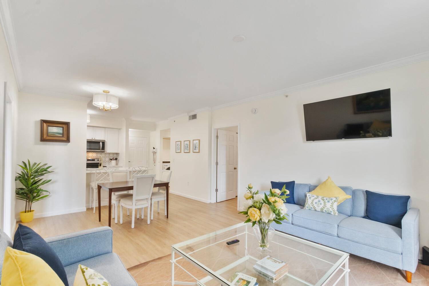 Beautifully remodeled unit in the best downtown location, with City Place as your own backyard.
