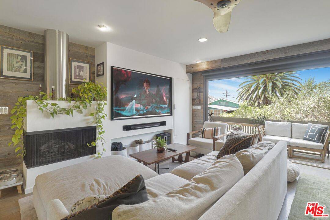 36 Breeze Ave 2BR Marina Del Rey La