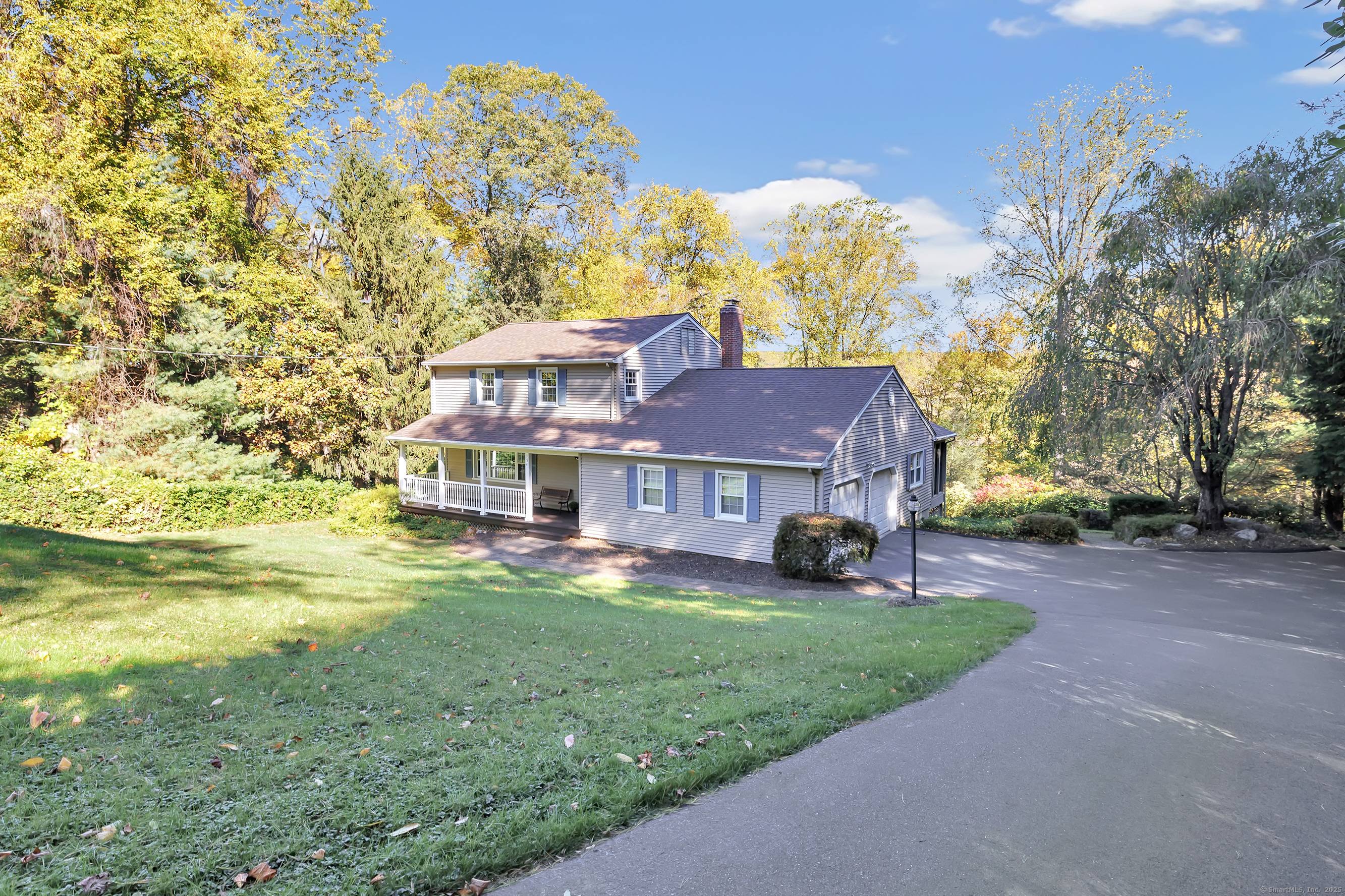 Nestled at the end of a quiet cul de sac in the White Hills, this 2.