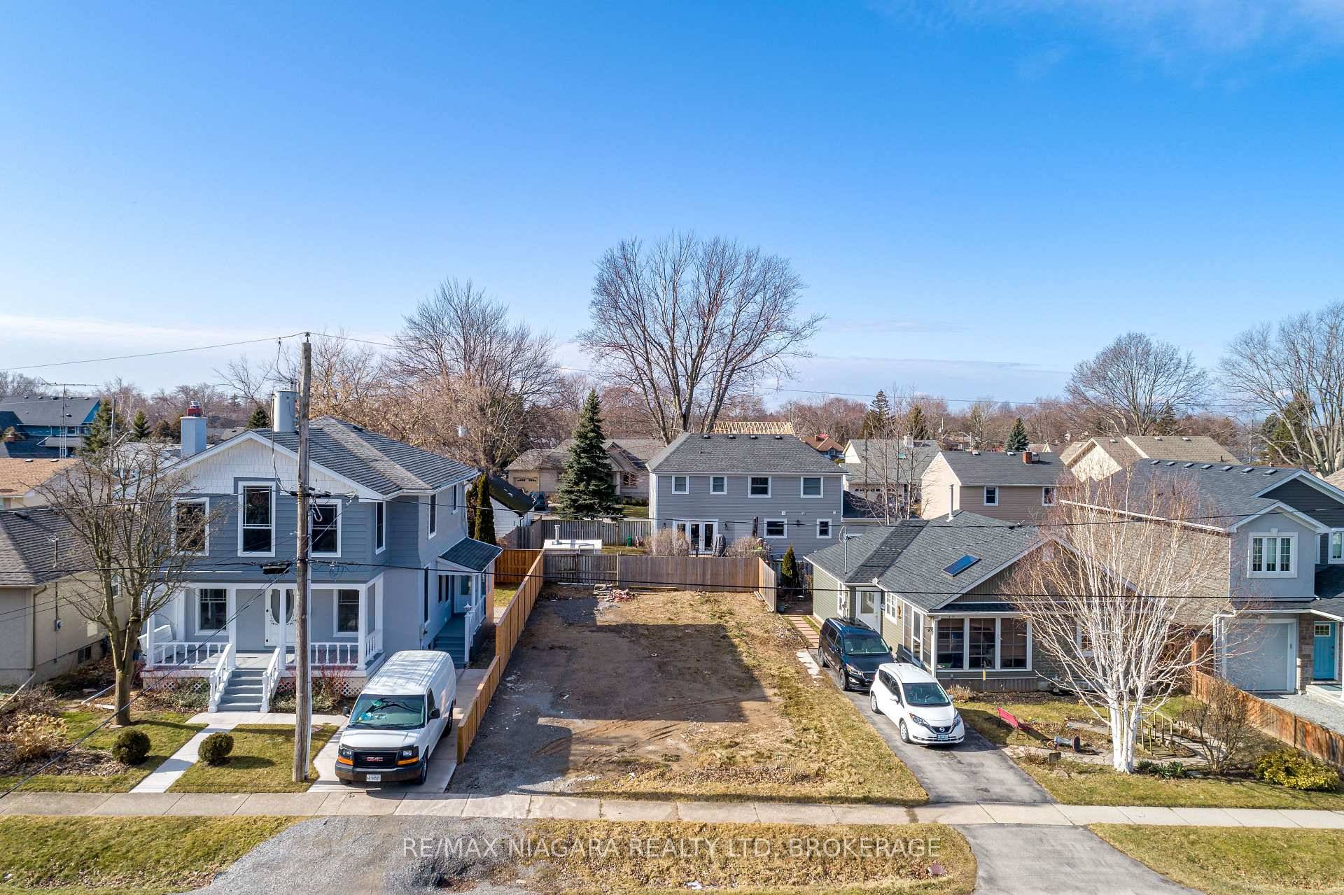 THE LAKE IS CALLING 13 Shelley Ave.