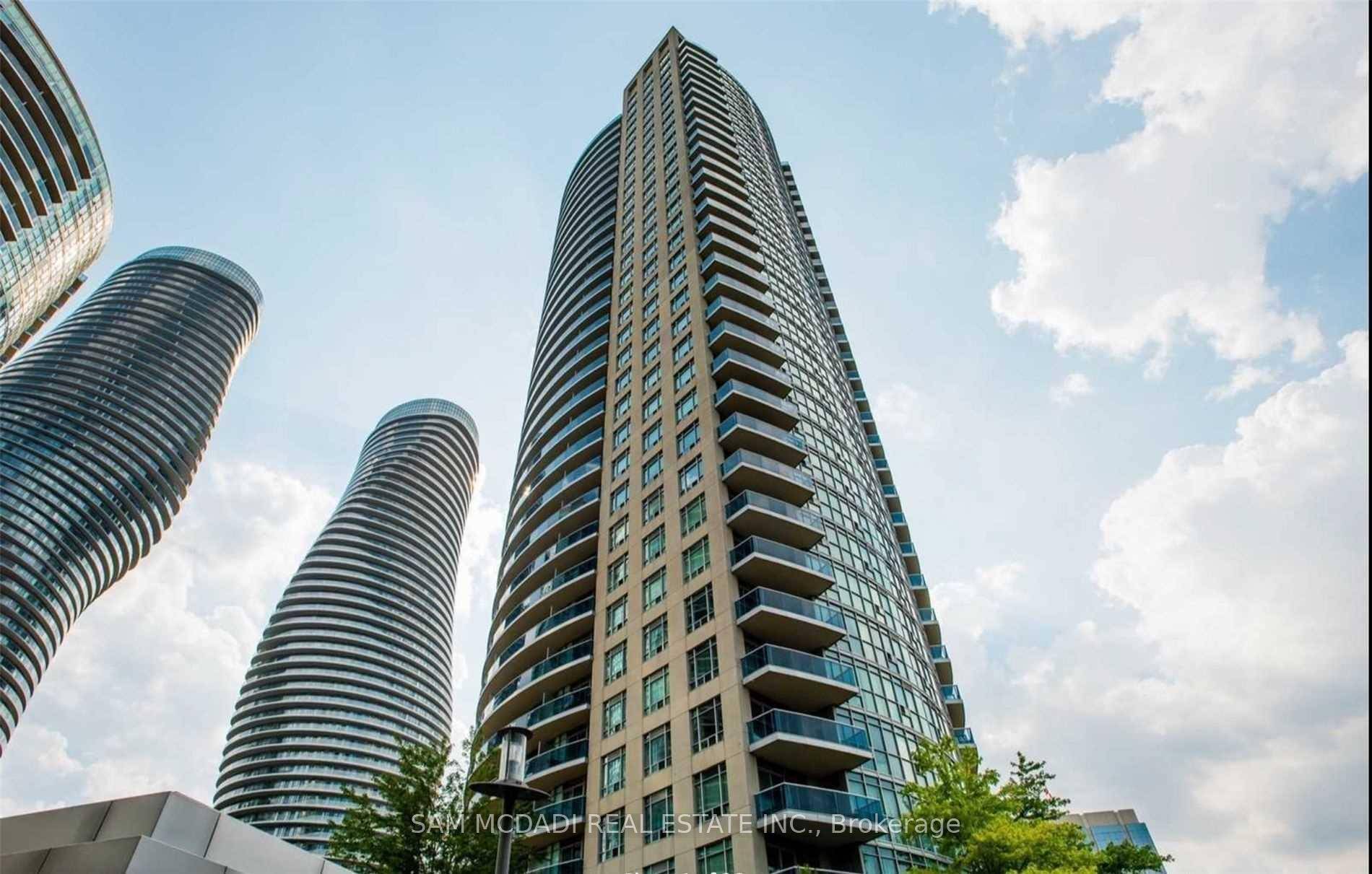 Stunning 2 Bedroom Corner Unit in Iconic Absolute Towers !