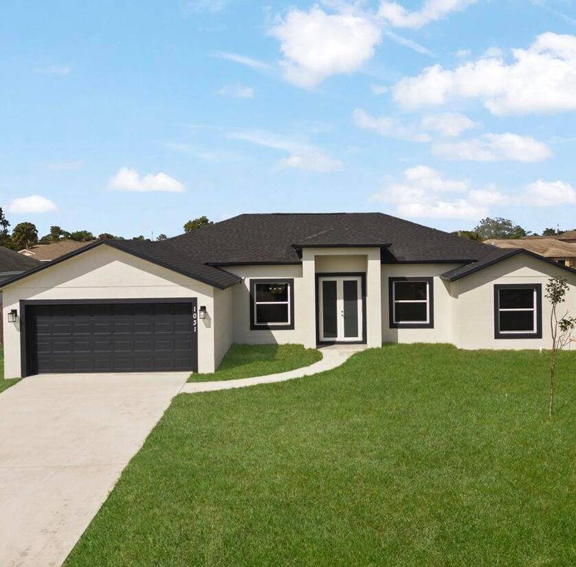 Beautiful Brand New Home, with over 50K in upgrades, 4 3 2, High Ceiling, coffer ceilings on great room and master bedroom, shower and jacuzzi on master bedroom, farm style ...