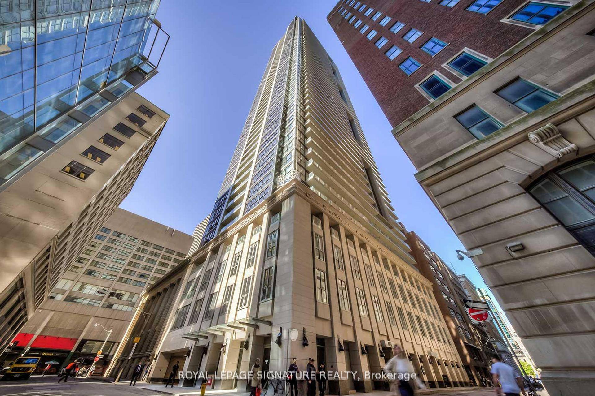 Experience upscale urban living at the highly sought after INDX Condos located in the vibrant heart of Toronto's Financial District.