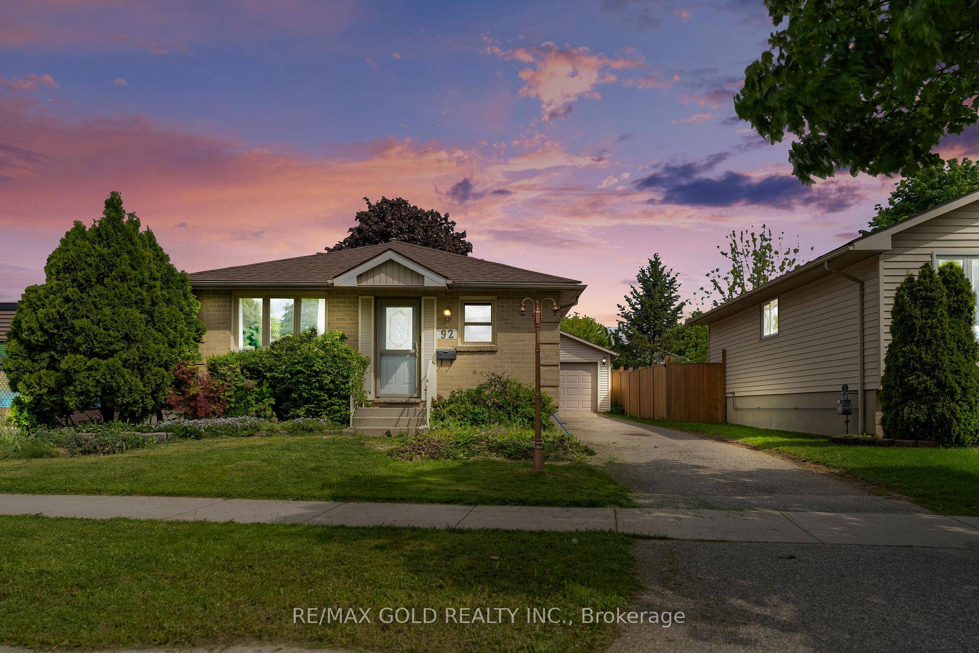 Welcome to 92 Ardsley Road a fantastic investment opportunity or perfect first time home !