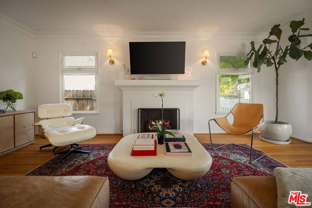 1851 Stearns Dr 4BR Beverlywood La