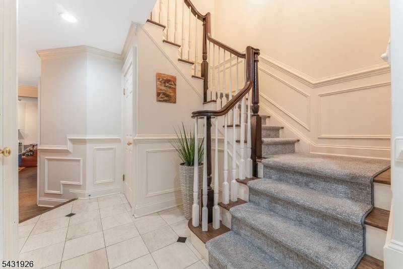 Meticulously maintained, this beautifully updated 3 bedroom 3.