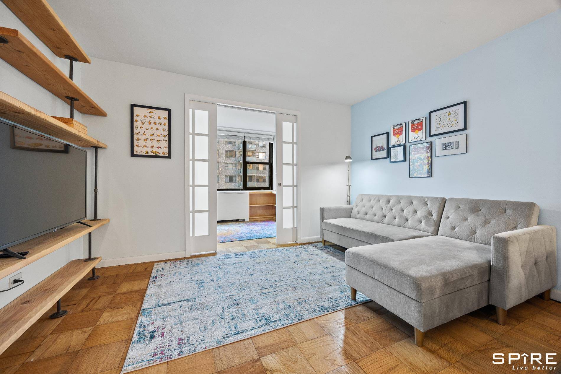Murray Hill Gem Bright, Convertible 2 Bedroom in the heart of Midtown East Discover this bright and spacious apartment, currently configured as a two bedroom in Midtown East.