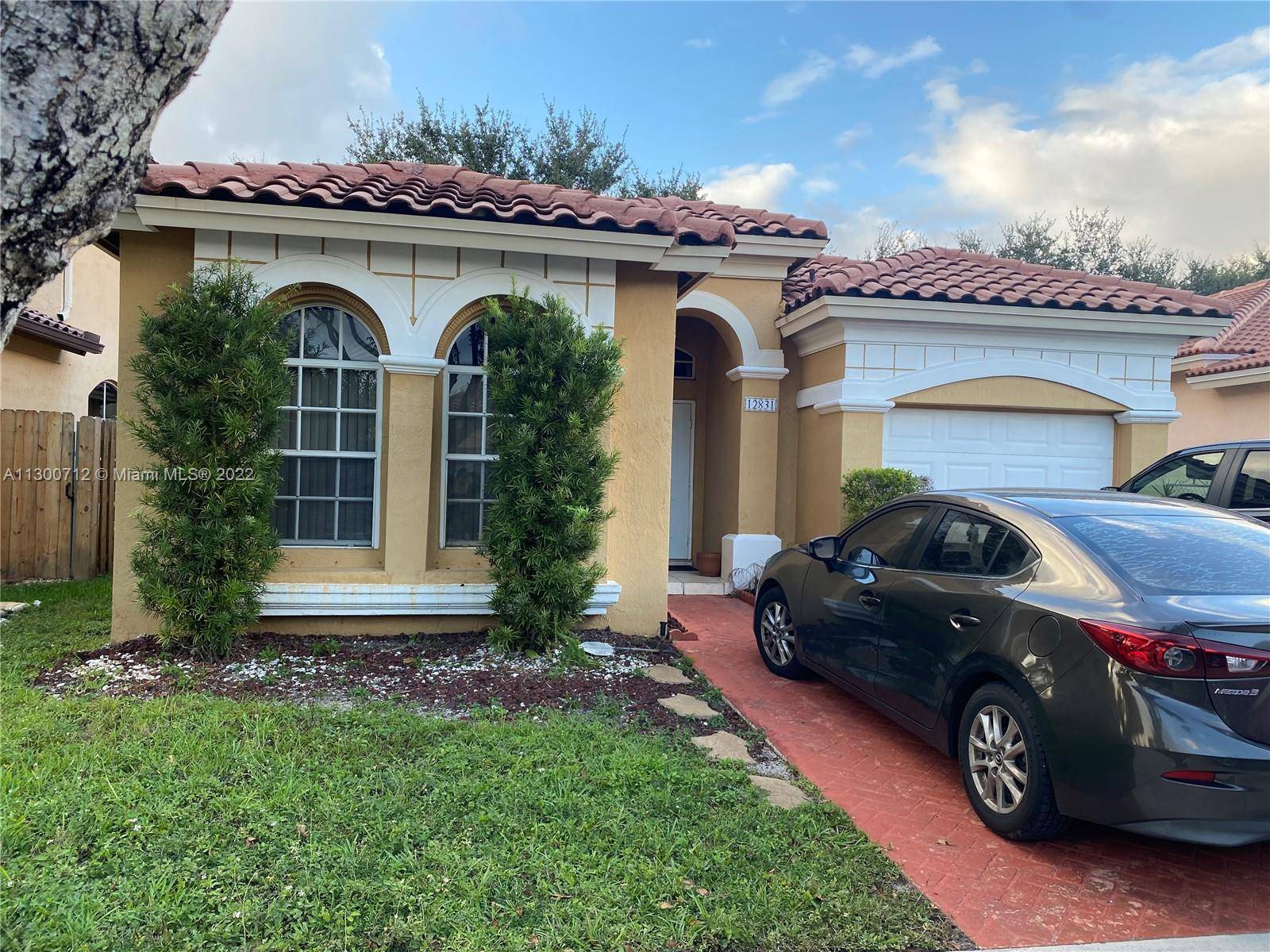 MIRAMAR VIZCAYA 3 bedroom 2 bath home located in the gated community in Camelot Vizcaya in West Miramar.