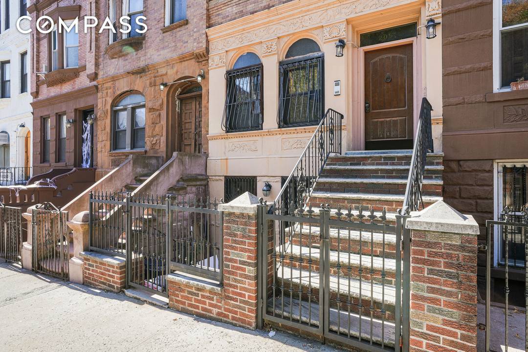 Legal 3 Family Townhouse with Garden Assumable Mortgage Seize this rare opportunity to own a fully renovated, legal 3 family townhouse on Edgecombe Avenue and take advantage of an assumable ...