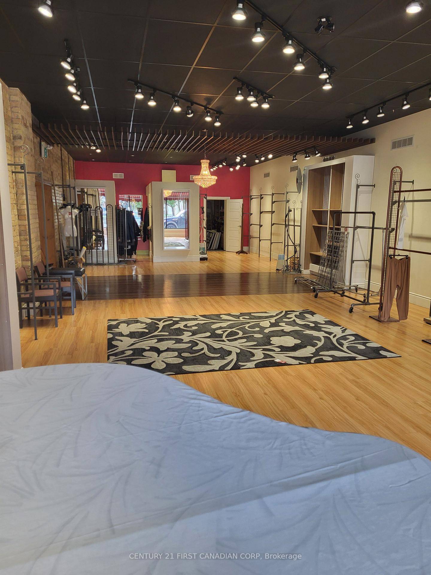 Welcome to St. Thomas ! This primetime downtown commercial building offers a move in ready retail service with various permitted uses in the core area of this growing community.