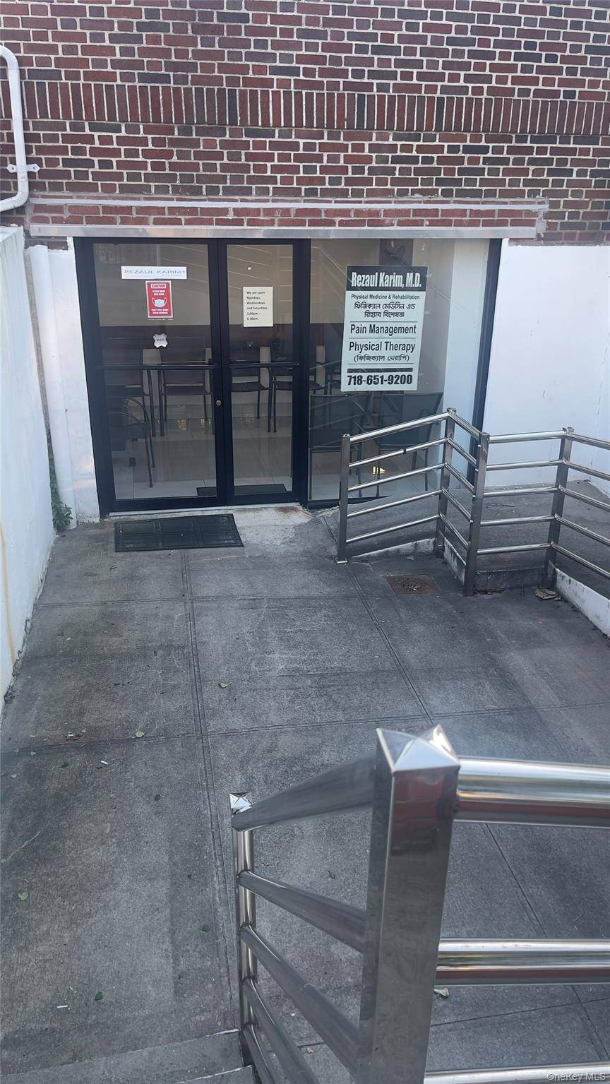 Commercial Lease Available !