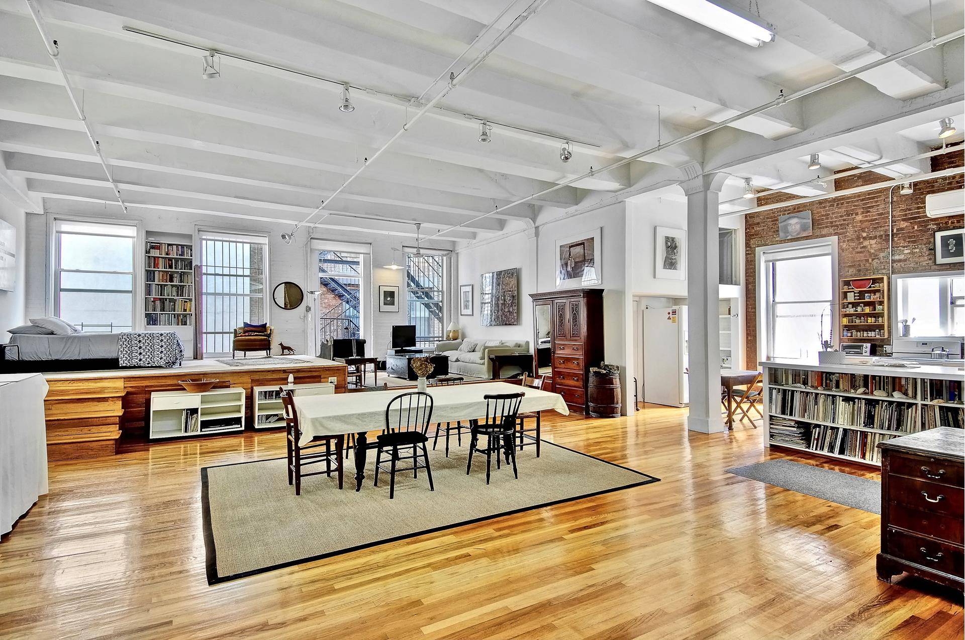 AVAILABLE FURNISHED SHORT TERM 3 4mos ONLY, this can NOT be available long term or unfurnished.