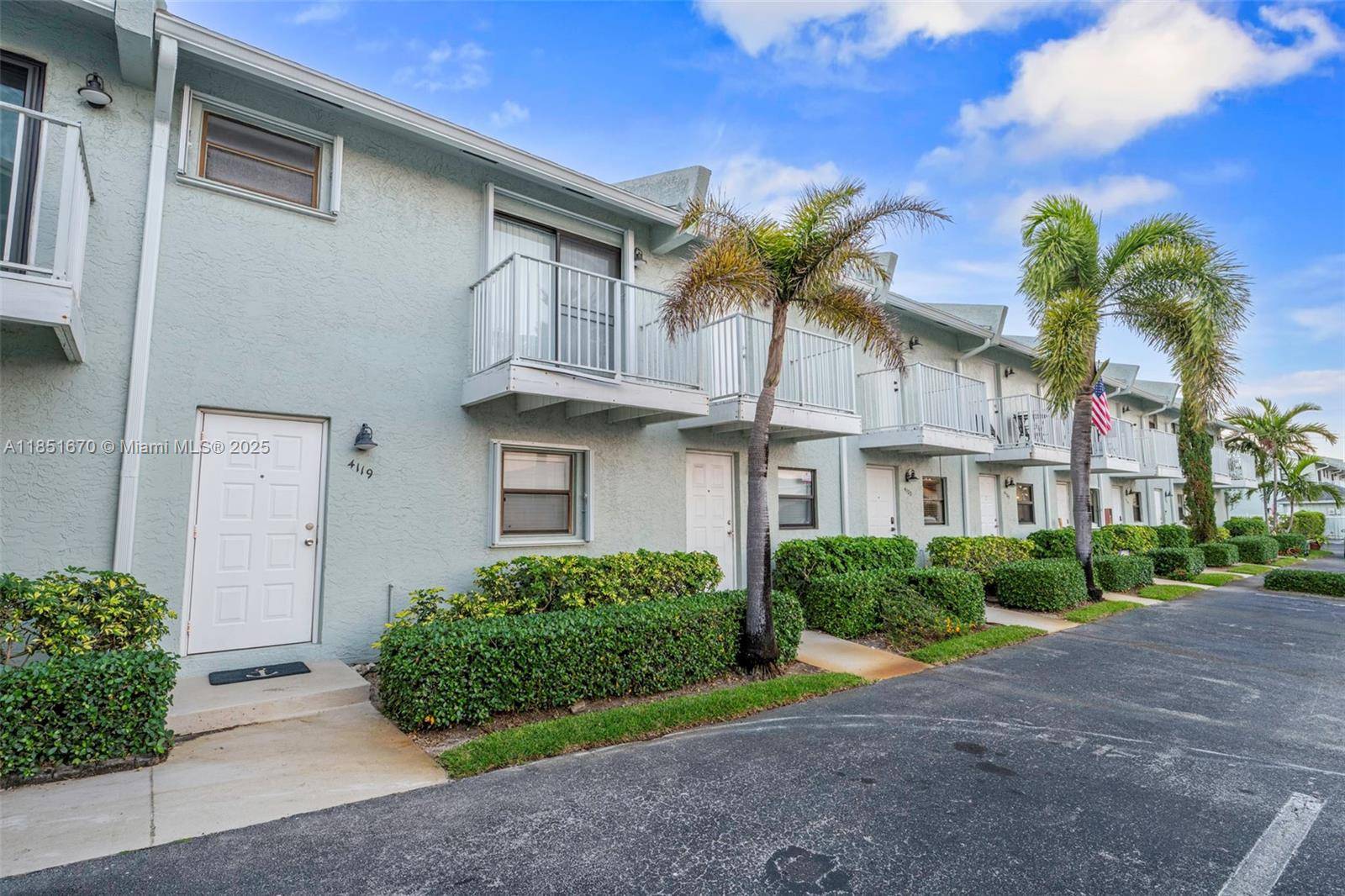 Nestled in a quiet cul de sac in one of South Florida's most prestigious neighborhoods of Lighthouse Point, East of US1, a two bedroom townhouse offers two master bedrooms upstairs, ...