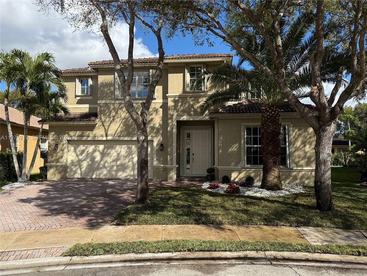 IMMACULATE HOME. IMPORTED ITALIAN KITCHEN MIXED WOOD amp ; GLASS, ADVANCED STORAGE SOLUTIONS WITH WINE COOLER.