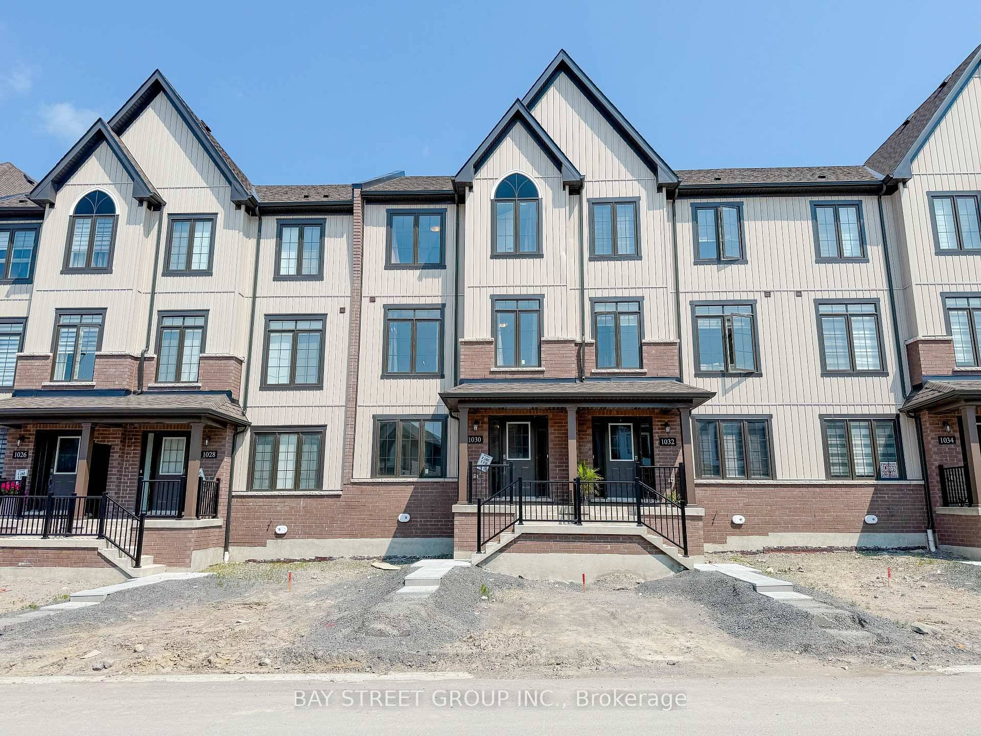 Move into this BRAND NEW 4 bedrooms and 4 bathrooms townhouse By Minto, A Spacious Open Concept Layout, 1918 sqft.