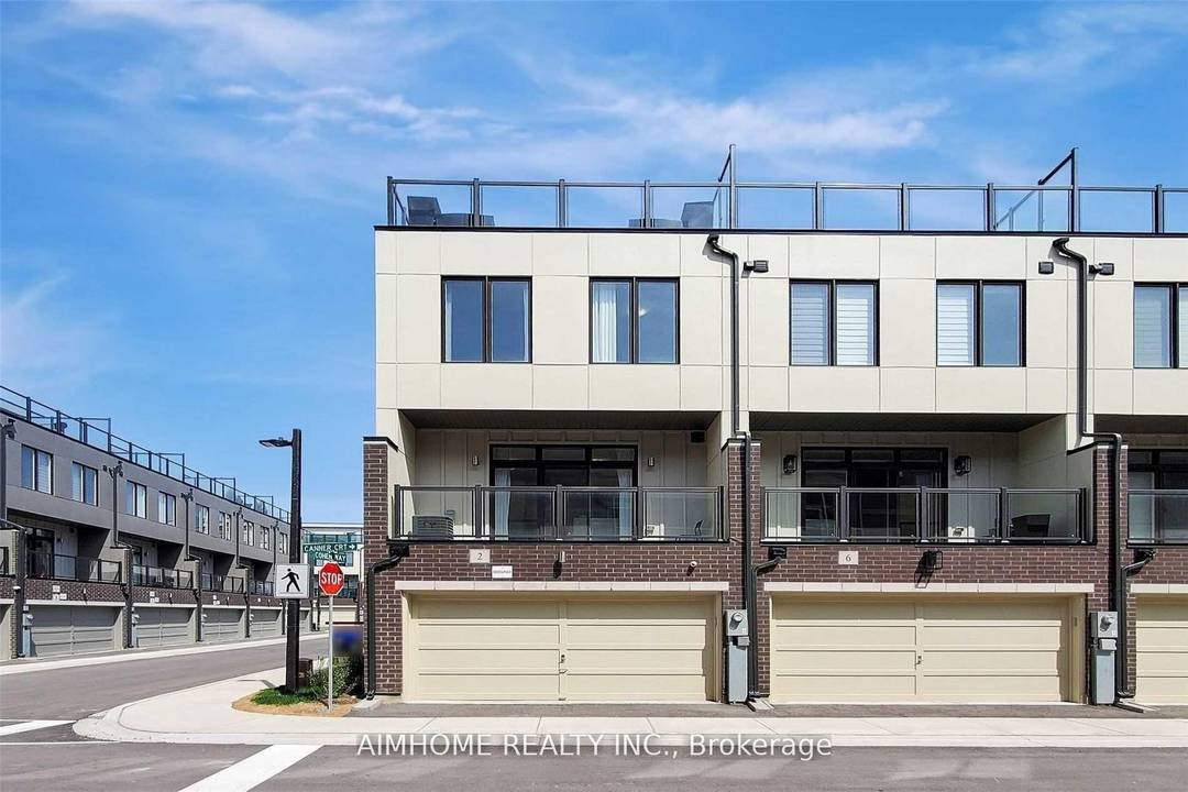 4 Year New Luxury Townhouse Located At High Demand Area, Roof Terrace With Privacy Frosted Glass On Fifth Floor.